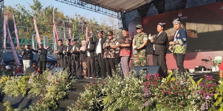 Kirab Maskot Penuh antusias, Memberi energi Pilkada 2024 berjalan lancar