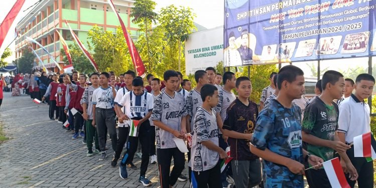 Jalan Sehat Yayasan Bina Umat Bojonegoro: Mempererat Ukhuwah dan Menghargai Kemerdekaan