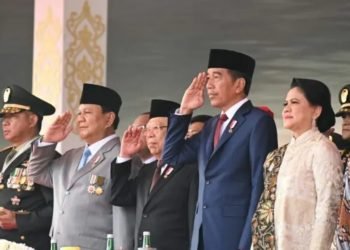 Jelang Pelantikan Prabowo-Gibran, Jokowi Terima Penghargaan Loka Praja dari Polri