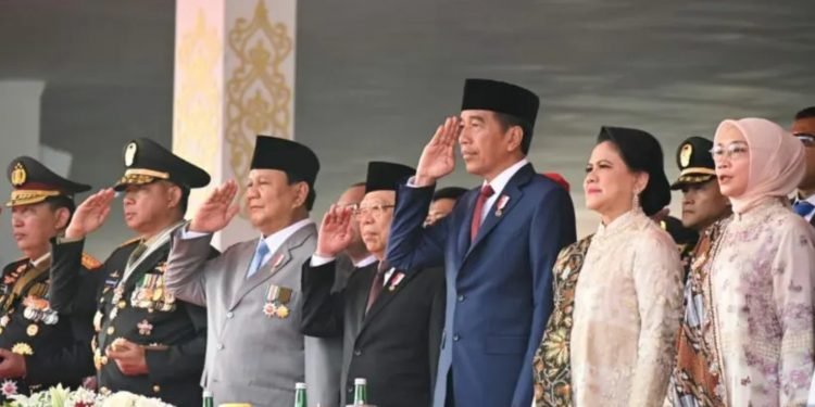 Jelang Pelantikan Prabowo-Gibran, Jokowi Terima Penghargaan Loka Praja dari Polri