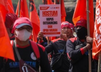 Kabar Baik untuk Buruh! MK Kabulkan Sebagian Uji Materi UU Cipta Kerja