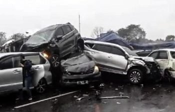 Tabrakan Beruntun di Tol Cipularang KM 92, 1 Orang Tewas dan 19 Kendaraan Rusak
