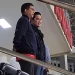 Momen Akrab Erick Thohir dan Bung Towel di VVIP, Sambut Kejutan Presiden Jokowi di Stadion Manahan