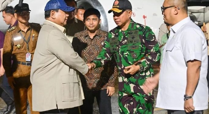 Presiden Prabowo Tiba di Kupang, Disambut Antusias Warga