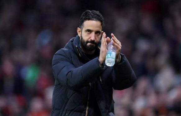 Altay Bayindir Dikritik, Ruben Amorim Pasang Badan Usai Laga vs Tottenham