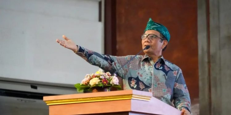 Prabowo Berikan Kesempatan Koruptor Bertobat, Mahfud MD: Langgar Hukum!
