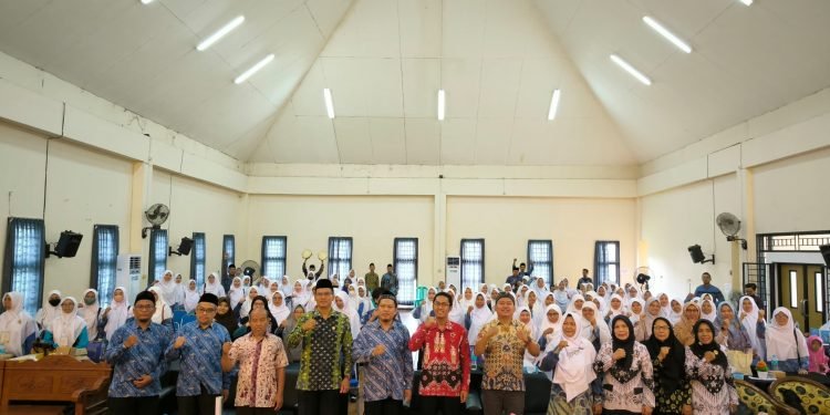 Menginspirasi dengan Cinta: Peran Vital Guru dan Dedikasi Yayasan Bina Ummat Bojonegoro