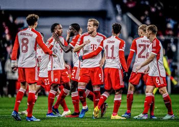 Bayern Gempur Shakhtar: Parade Gol Warnai Dominasi di Veltins-Arena
