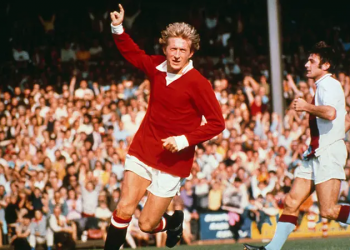 Selamat Tinggal! Denis Law Legenda Manchester United dan Skotlandia Tutup Usia di Usia 84 Tahun