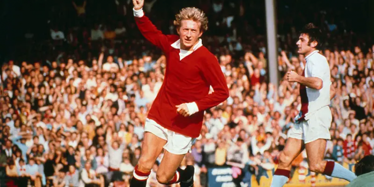 Selamat Tinggal! Denis Law Legenda Manchester United dan Skotlandia Tutup Usia di Usia 84 Tahun