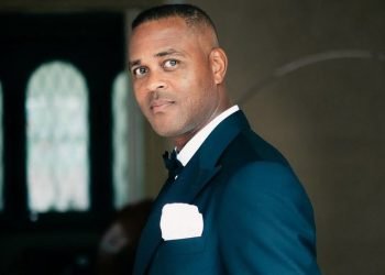 Peran Ganda Kluivert: Pelatih Timnas dan Jembatan Naturalisasi
