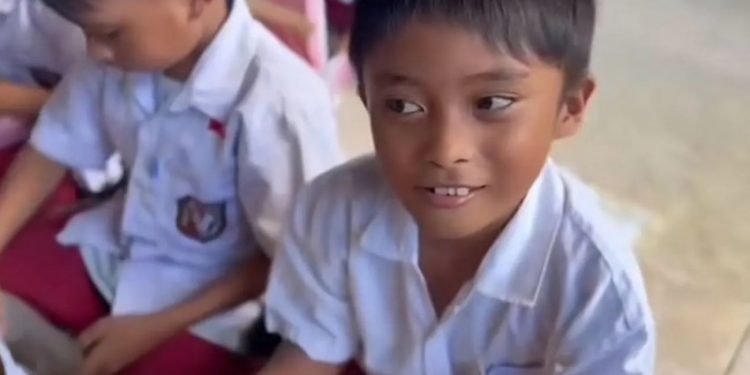 Momen Haru di Program MBG: Anak SD Gorontalo Sisihkan Makanan untuk Ibu