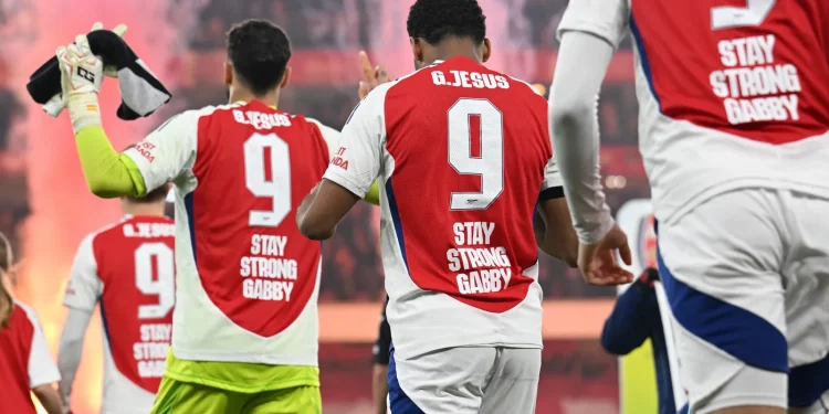 Arsenal Dukung Gabriel Jesus dengan Kaos Serasi Jelang Derby Utara London