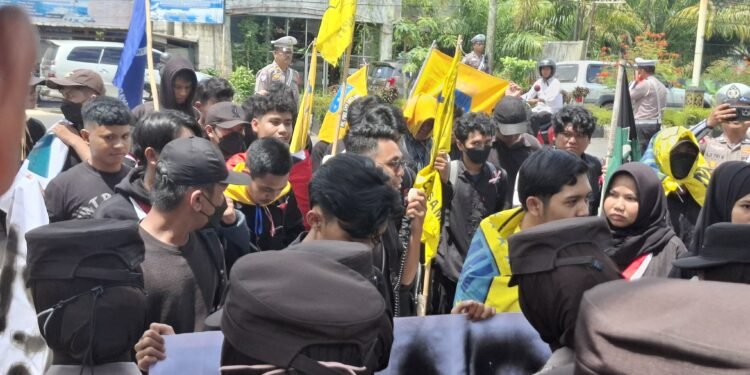 Mahasiswa Kotawaringin Timur Tuntut Pencabutan UU TNI