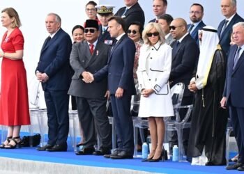 Hari Bastille, Prabowo Disambut Macron: “Terima Kasih, Sahabat”