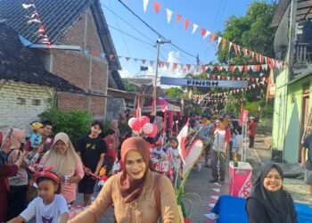 Meriah! Pawai Sepeda Hias Warnai HUT RI ke-80 di Sukorejo