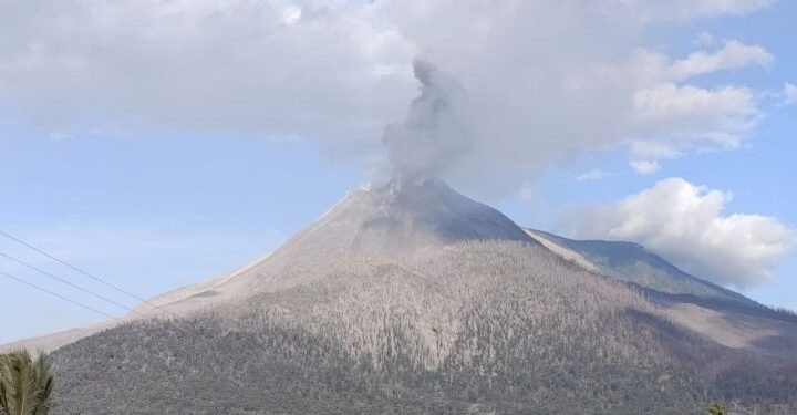 Bentuk Baru Lewotobi Usai Erupsi, Publik Diimbau Hati-hati