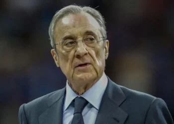 Bernabeu Berontak, Florentino Perez di Minta Mundur