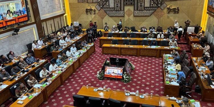 Geger, DPR Cecar Menkes Soal Jutaan Data BPJS PBI Mati.