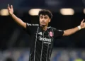 Transfer Nathaniel Brown Terancam Batal, MU Siaga Menyerobot