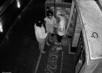 Viral! Terekam CCTV Aksi Tak Senonoh di Depan Rumah Warga