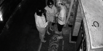 Viral! Terekam CCTV Aksi Tak Senonoh di Depan Rumah Warga