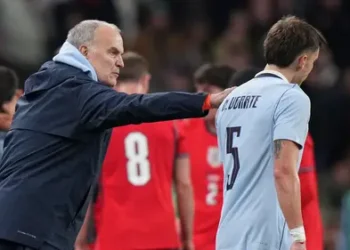 Kembali ke Anfield, Henderson Justru Dapat Cemoohan Suporter