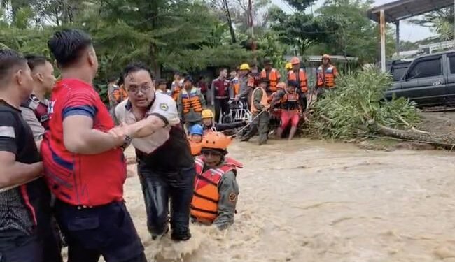 Banjir Bandang Melanda Padang, 120 Rumah Warga Terendam
